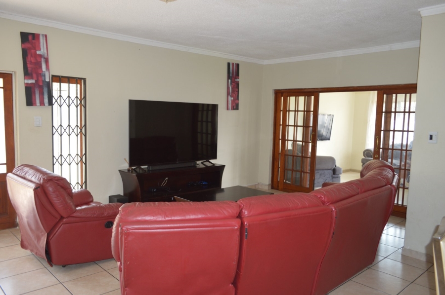 5 Bedroom Property for Sale in Doringkruin North West